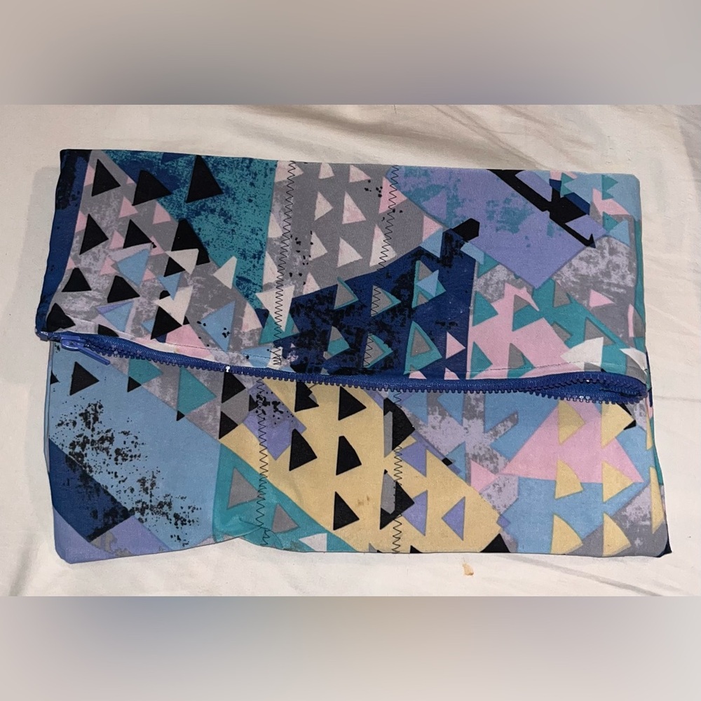 Geometric Multicolor Clutch